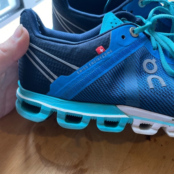 On Running Womens Cloudflow Malibu/Curacao Running Shoe size 8.5 - Picture 2 of 16